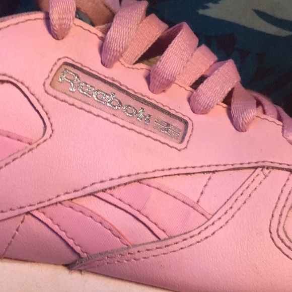 Reebok - Picture 2 of 6